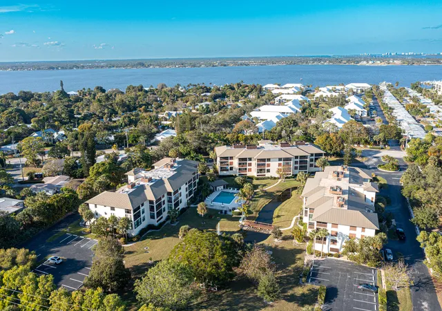 56th image of 162 Se Saint Lucie Blvd #B403, Stuart, FL 34996 | MLS# R11166580