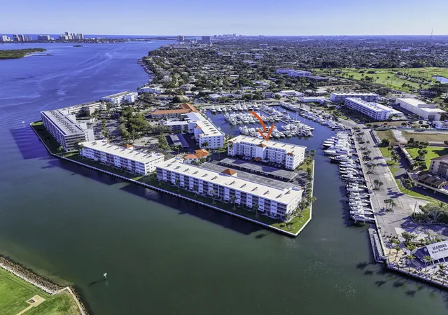 2nd image of 21 Yacht Clb Dr, North Palm Beach, FL 33408