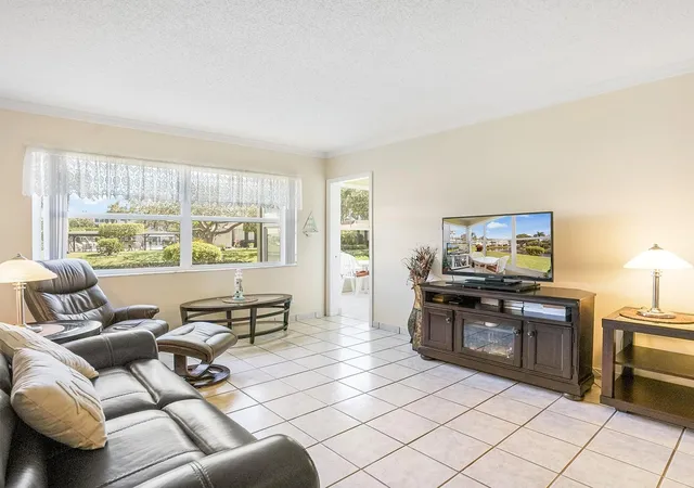 4th image of 3400 Nw 48Th Ave #407, Lauderdale Lakes, FL 33319 | MLS# F10554848
