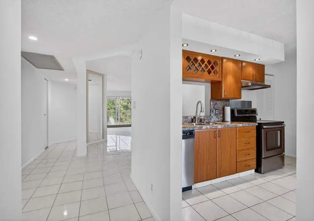 4th image of 1732 Hammock Blvd, Coconut Creek, FL 33063