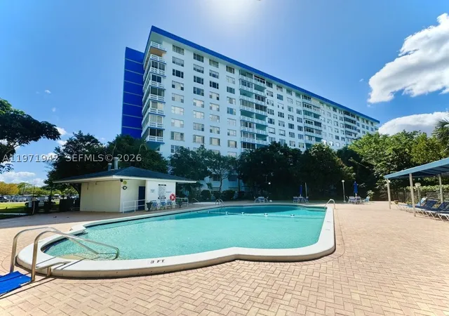 Homes for sale in Hollywood, FL | 4001 Hillcrest Dr #909, Hollywood, FL 33021 | MLS# A11971942