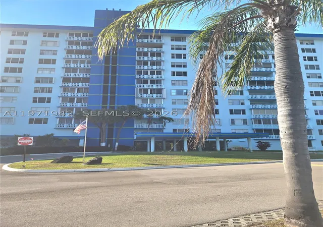 Homes for sale in Hollywood, FL | 4001 Hillcrest Dr #909, Hollywood, FL 33021 | MLS# A11971942