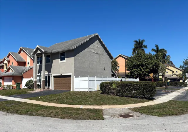 2nd image of 9711 Sw 13th St, Pembroke Pines, FL 33025 | MLS# F10554883