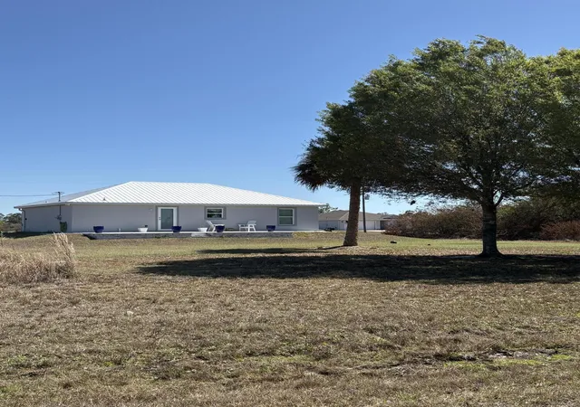 27th image of 9019 S Castle Cir, Labelle, FL 33935 | MLS# R11166833