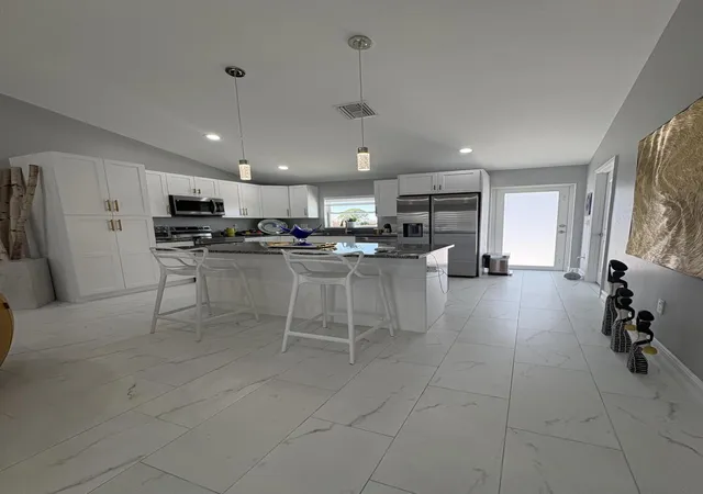 2nd image of 9019 S Castle Cir, Labelle, FL 33935 | MLS# R11166833