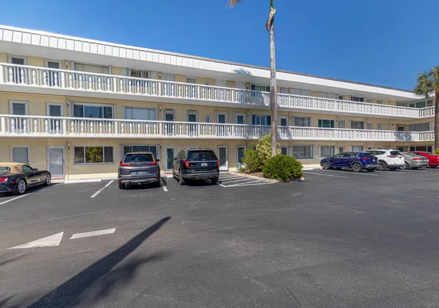 3rd image of 101 Doolen Ct, South Palm Beach, FL 33408
