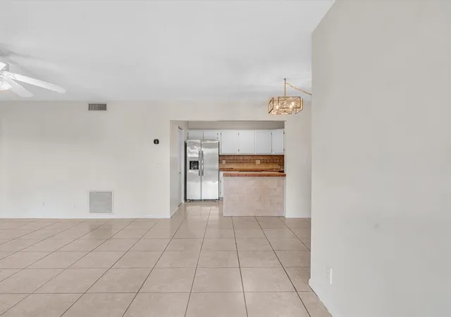 5th image of 305 Knotty Pine Cir #A2, Greenacres, FL 33463 | MLS# F10554957