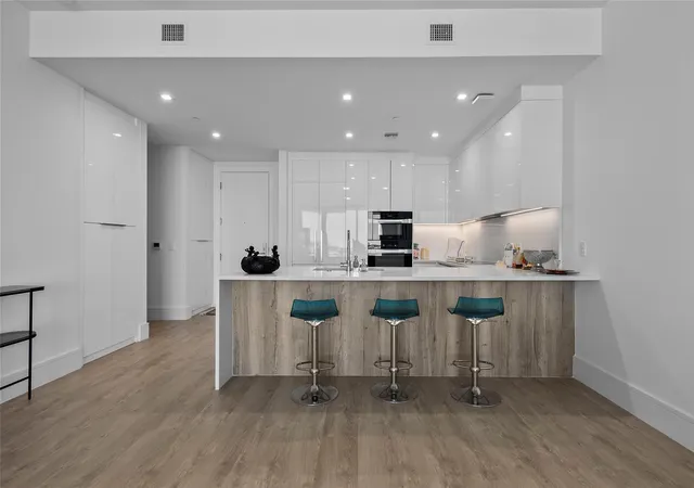 4th image of 220 Lake Shore Dr #1417, Lake Park, FL 33403 | MLS# F10554913