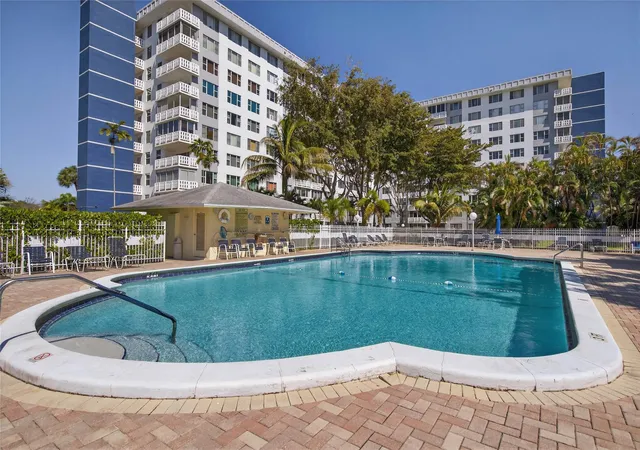 1st image of 4400 Hillcrest Dr #704, Hollywood, FL 33021 | MLS# F10555014