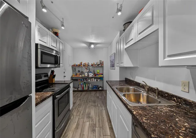 2nd image of 4400 Hillcrest Dr #704, Hollywood, FL 33021 | MLS# F10555014
