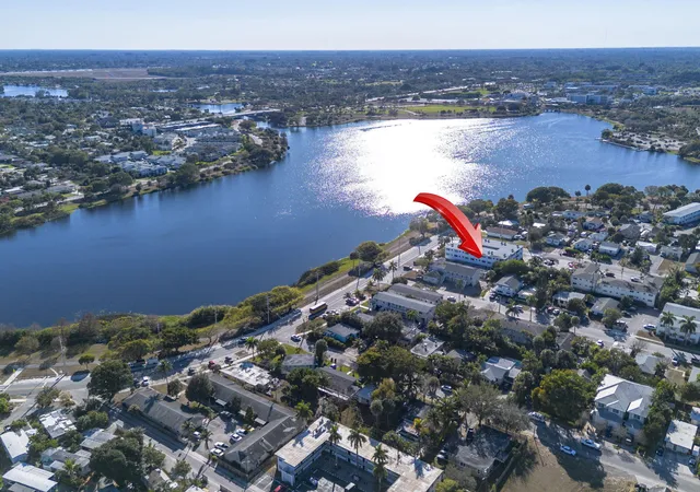 56th image of 302 Lake Osborne Dr #5, Lake Worth Beach, FL 33461 | MLS# R11166888