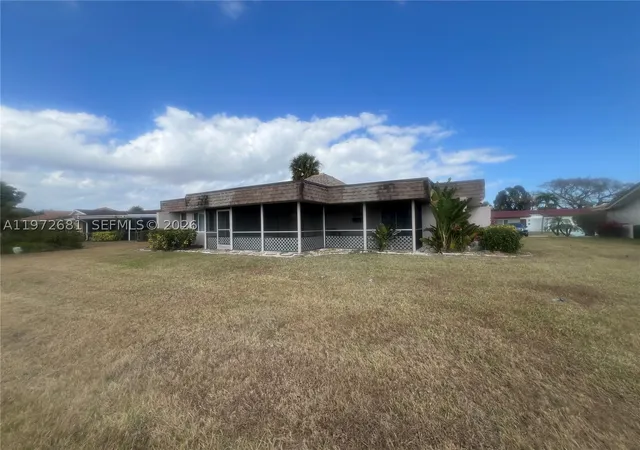 Photo 3 of Single family home for sale at 5724 S Bayberry Ln, Tamarac, FL 33319 | MLS# A11972681 | Listing updated on 2026-08-20