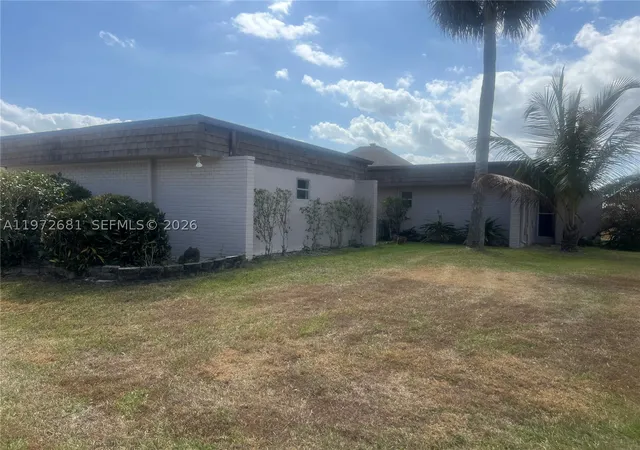 Photo 3 of Single family home for sale at 5724 S Bayberry Ln, Tamarac, FL 33319 | MLS# A11972681 | Listing updated on 2026-08-20