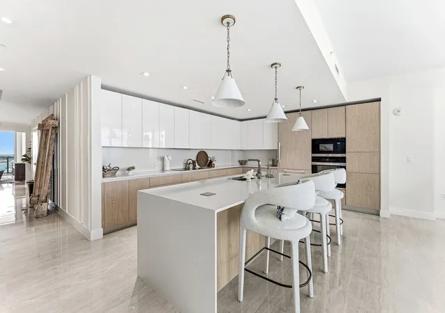 3rd image of 3100 N Ocean Dr #1702p, Singer Island, FL 33404 | MLS# R11166997