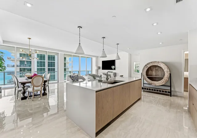 5th image of 3100 N Ocean Dr #1702p, Singer Island, FL 33404 | MLS# R11166997