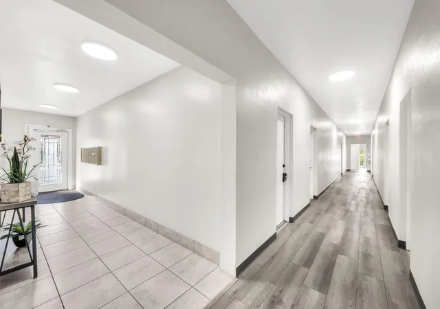 3rd image of 299 Sw 7Th St #106, Boca Raton, FL 33432 | MLS# R11167046