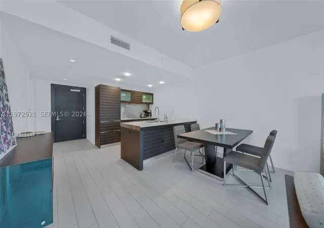 5th image of 200 Biscayne Boulevard Way #3811, Miami, FL 33131 | MLS# A11972921