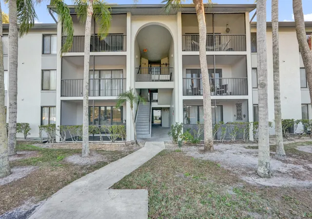 27th image of 1008 Green Pine Blvd #D3, West Palm Beach, FL 33409 | MLS# R11167122