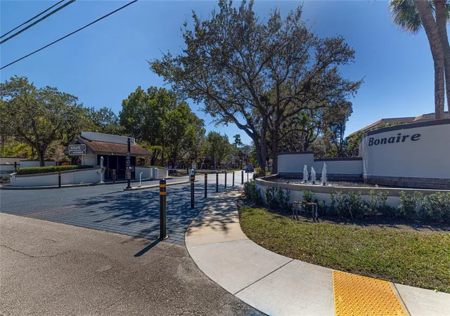 Homes for sale in Tamarac, FL | 7653 Nw 79Th Ave, Tamarac, FL 33321