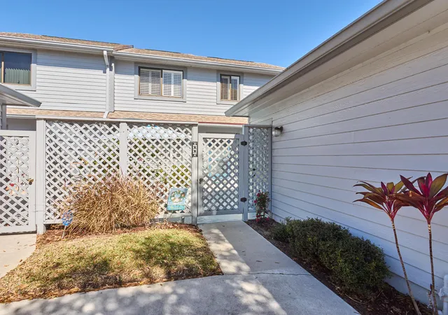 3rd image of 6116 Se Georgetown Pl, Hobe Sound, FL 33455 | MLS# R11167244