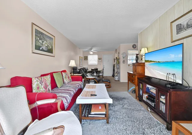 3rd image of 721 Lori Dr #313, Palm Springs, FL 33461 | MLS# R11167291
