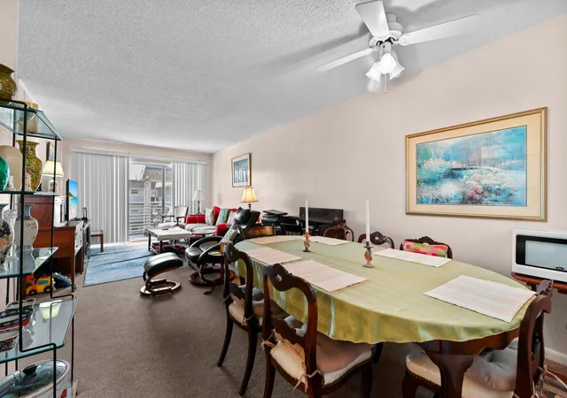 5th image of 721 Lori Dr #313, Palm Springs, FL 33461 | MLS# R11167291