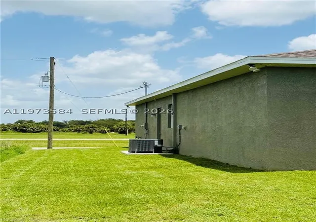 32nd image of 1818 Inwood Rd, La Belle, FL 33935 | MLS# A11973584