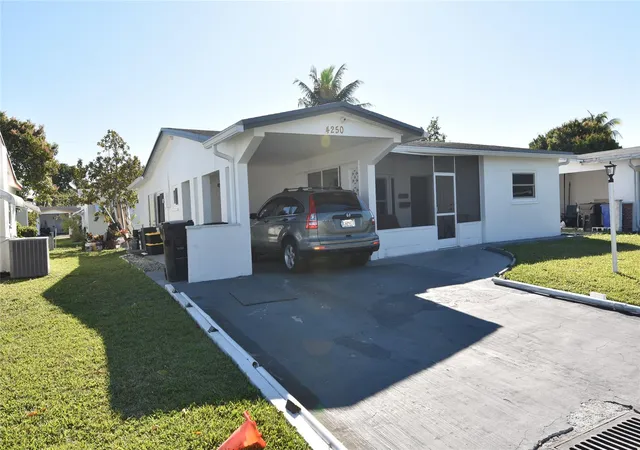 Homes for sale in Lauderdale Lakes, FL | 4250 Nw 49th Ter, Lauderdale Lakes, FL 33319 | MLS# F10552467
