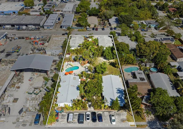 2nd image of 560 564 Ne 34th St, Oakland Park, FL 33334 | MLS# F10555291