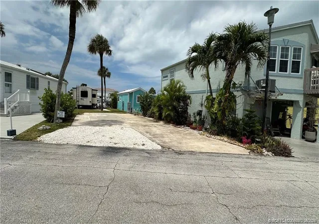 1st image of 10725 S Ocean Dr, Jensen Beach, FL 34957 | MLS# R11167393
