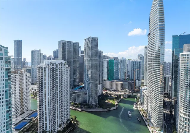 3rd image of 300 Biscayne Blvd Way #903, Miami, FL 33131 | MLS# A11973760