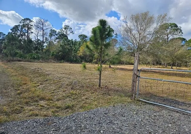 4th image of 570 S Palomino St, Clewiston, FL 33440 | MLS# R11167297