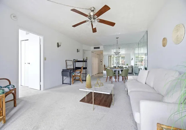 4th image of 2801 Somerset Dr #401, Lauderdale Lakes, FL 33311 | MLS# F10555270