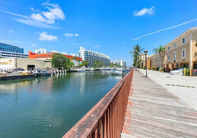 Photo 3 of Townhouse for sale at 2965 Ne 185th St #1513WATERFRONT, Miami, FL 33180 | MLS# A11973957 | Listing updated on 2026-09-30