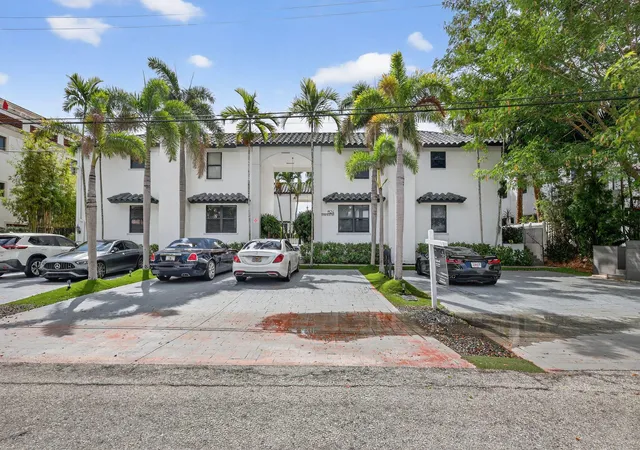 3rd image of 1524 Se 12Th St #6, Fort Lauderdale, FL 33316 | MLS# R11167562