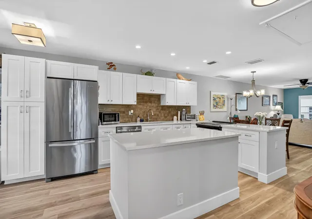 2nd image of 8871 Warwick Dr, Boca Raton, FL 33433 | MLS# R11167620