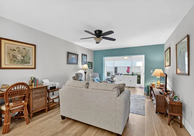 4th image of 8871 Warwick Dr, Boca Raton, FL 33433 | MLS# R11167620