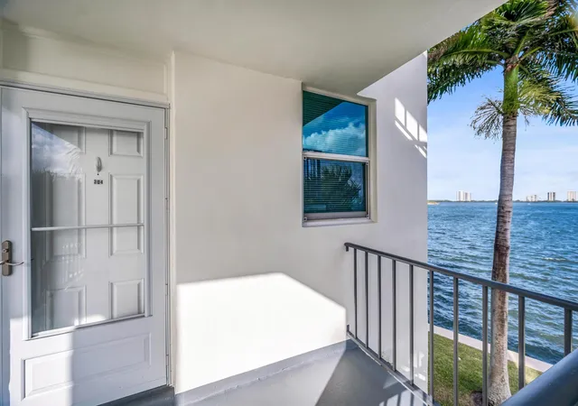 2nd image of 100 Paradise Harbour Blvd, North Palm Beach, FL 33408