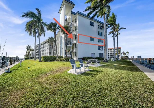 3rd image of 100 Paradise Harbour Blvd #304, North Palm Beach, FL 33408 | MLS# R11167637