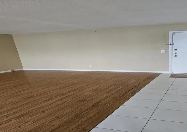 2nd image of 4042 Nw 19th St #F411, Fort Lauderdale, FL 33313 | MLS# F10555339