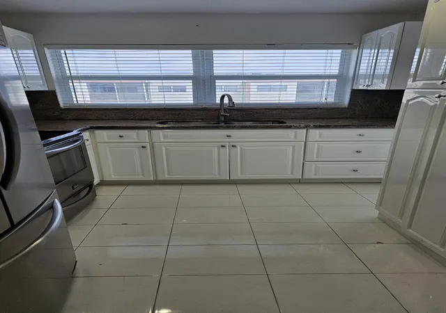 5th image of 4042 Nw 19Th St, Lauderhill, FL 33313
