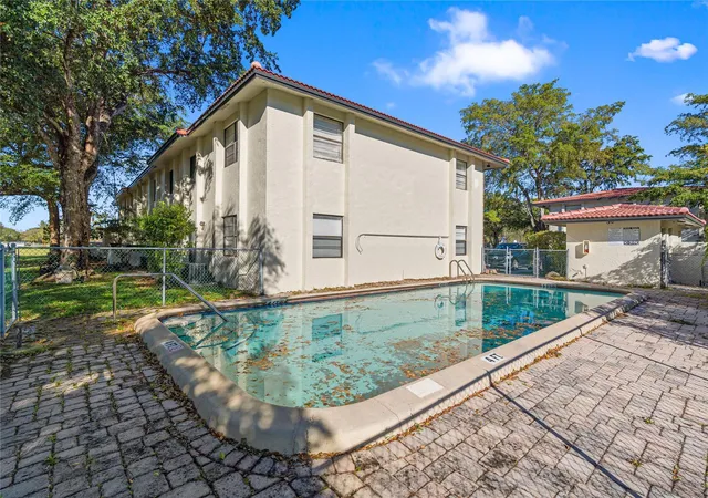 Homes for sale in Coral Springs, FL | 1335 Nw 94th Wy #1335, Coral Springs, FL 33071 | MLS# F10555459