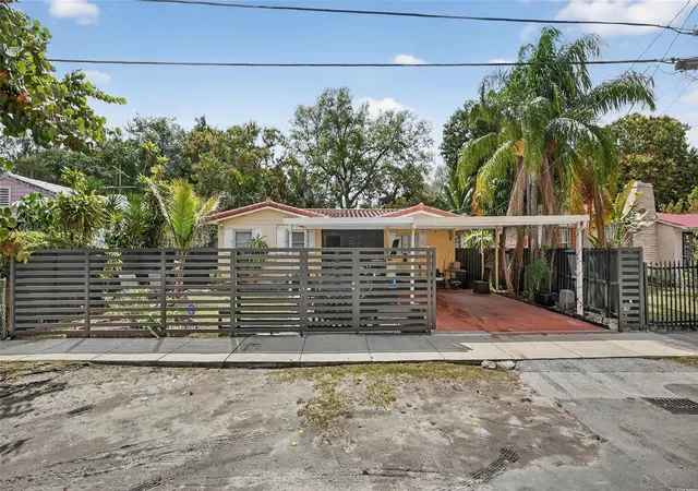 3rd image of 154 Nw 67Th St, Miami, FL 33150 | MLS# F10554383