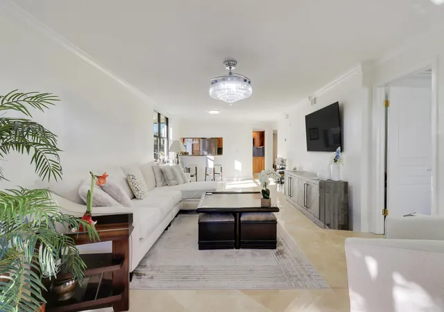 5th image of 235 Bay Colony Dr N, Juno Beach, FL 33408 | MLS# R11167753