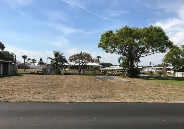 1st image of 1460 Lake Dr, Okeechobee, FL 34974 | MLS# F10550556