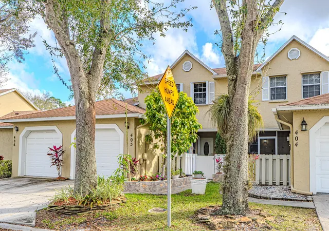 2nd image of 405 Maplewood Dr #405, Greenacres, FL 33415 | MLS# F10555649