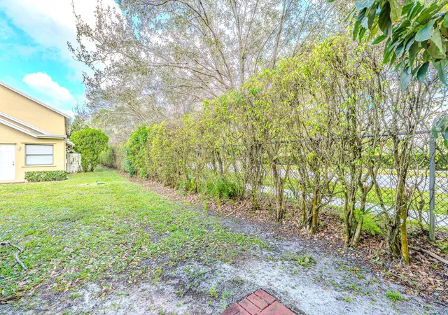 30th image of 405 Maplewood Dr #405, Greenacres, FL 33415 | MLS# F10555649