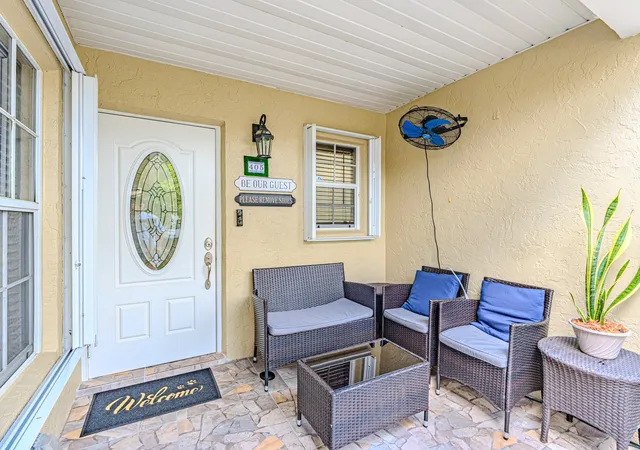 4th image of 405 Maplewood Dr #405, Greenacres, FL 33415 | MLS# F10555649