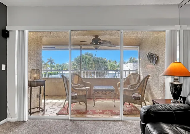 4th image of 1100 Surf Rd #215, Singer Island, FL 33404 | MLS# R11168022