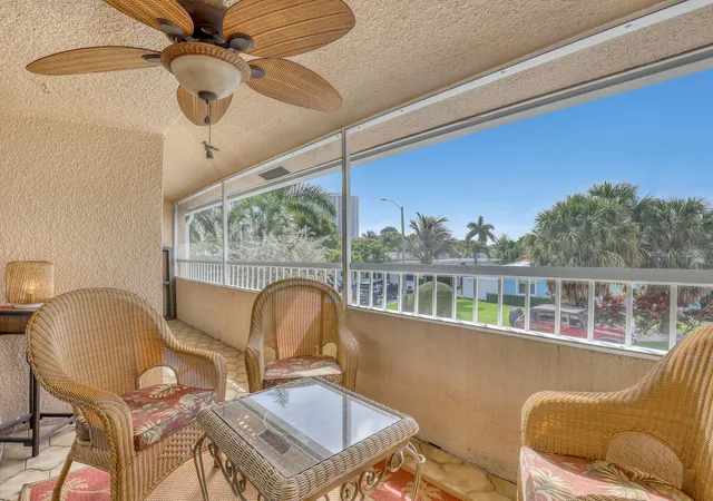 5th image of 1100 Surf Rd #215, Singer Island, FL 33404 | MLS# R11168022